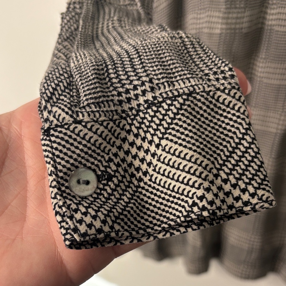 Black and White Plaid Button-Up Shirt - Picture 5 of 5